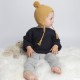 Bonnet bébé gris type péruvien en laine et alpaga tricoté au point de blé - porté