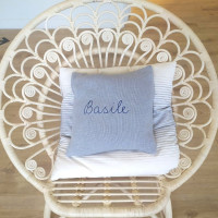 Coussin personnalisable gris broderie rose 100% alpaga