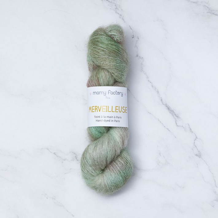 Echeveau de laine Merveilleuse - Teint à la main - Vert