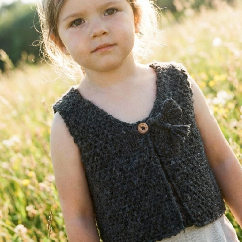 Dark grey baby cardigan shepherd made from wool and alpaca with olive wood button