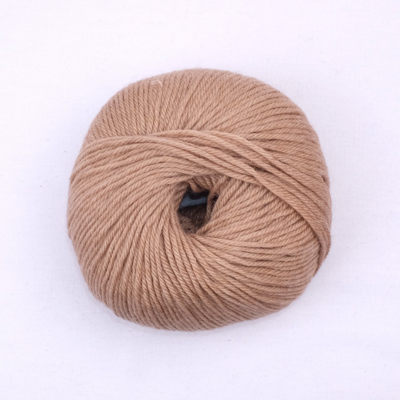 laine mérinos chameau. 50G 125M Colori caramel Aiguilles 4 mm