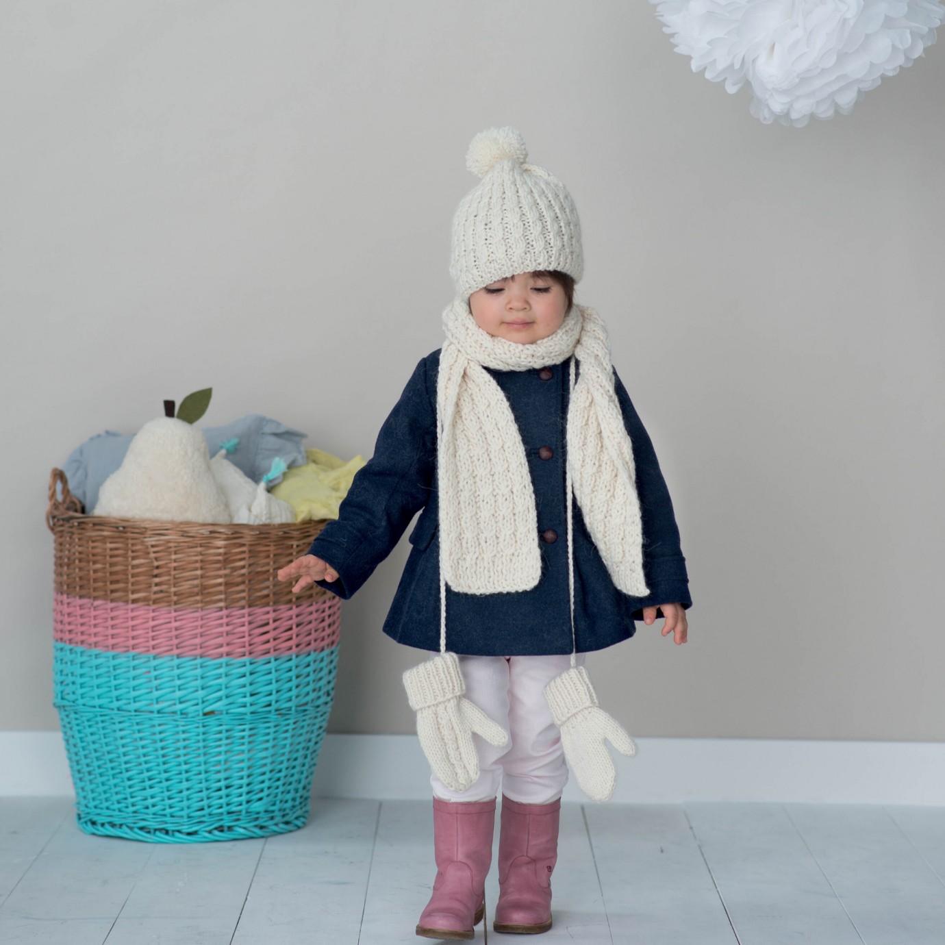 Modele tricot du patron moufles enfant écru en laine tricotées main