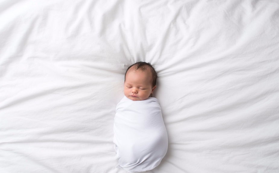L'emmaillotage de bébé : bienfaits et conseils – Blog Mamy Factory